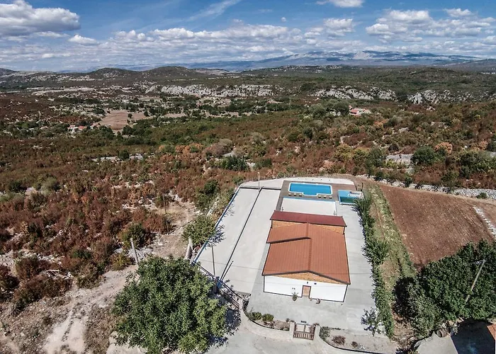 Poljicko Imanje Donji Dolac